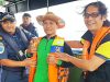 PWI Bintan dan PPLP Tanjunguban Bagikan Life Jacket Gratis kepada Nelayan