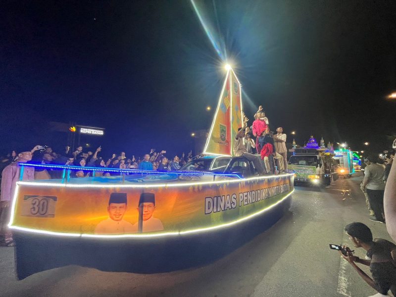 Mobil Hias Malam Takbiran di Batam