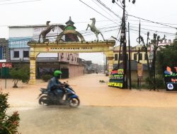 Banjir Rendam Sejumlah Ruas Jalan dan Pertokoan di Tanjungpinang