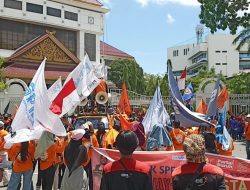 May Day 2023, Ribuan Buruh Tiba di Kantor Wali Kota dan DPRD Batam
