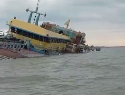 Kapal Isap Produksi Matoa Nyaris Tenggelam Usai Dihantam Ombak di Perairan Karimun
