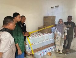 Satpol PP Tanjungpinang Gerebek Rumah Simpan Ratusan Jeriken Diduga Bahan Alkes