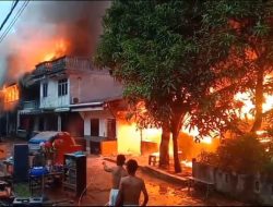 Flash: Kebakaran di Pulau Buluh, 9 Rumah Terbakar dan 1 Korban Jiwa