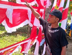 Penjual Bendera Musiman Mulai Ramai di Tanjungpinang