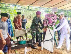 Pasiop Yonmarhanlan IV Pimpin Upacara Pemakaman Militer Prajurit Terbaiknya, Letda Mar Yulianto