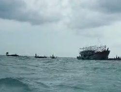 Puluhan Nelayan Bintan Usir Kapal Mayang di Perairan Mapur