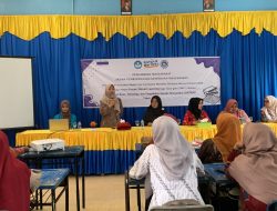 Prodi Pendidikan Bahasa dan Sastra Indonesia UMRAH Latih Guru SMPN 1 Bintan Susun Modul Ajar