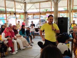 Anggota DPRD Kota Tanjungpinang Dasril Bagikan Seribu Paket Minyak Goreng ke Warga saat Reses