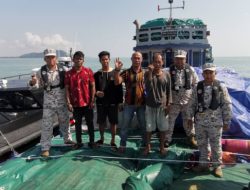 Hanyut Sampai Malaysia, 4 Nelayan Kepri Dijemput PPLP Tanjung Uban di Perbatasan