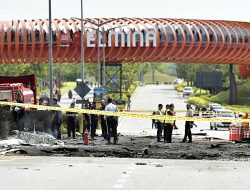 Kecelakaan Pesawat Jatuh di Selangor Malaysia Tewaskan 10 Orang Termasuk Pengguna Jalan