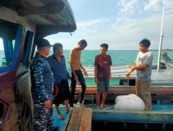 Patkamla Lobam 1-4-07 Evakuasi Kru Kapal Ikan Kandas Usai Tabrak Karang di Pulau Ngenang