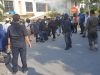 Polisi Pukul Mundur Massa hingga Tembaki Gedung LAM Batam Pakai Gas Air Mata