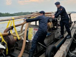 KKP Hentikan 3 Kapal Diduga Sedang Eksploitasi Pasir Laut, 34 Ton Pasir Diamankan