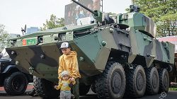 TNI Pamerkan Alutsista kepada Masyarakat di Lapangan Monas