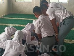 Flash: Belasan Siswa SMAN 1 Tanjungpinang Kesurupan