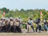 Update Pemilu 2024- Massa Bentrok dengan Polisi di Kantor KPU Tanjungpinang