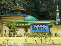 Mengupas Kisah Pahlawan Bahasa, Raja Ali Haji