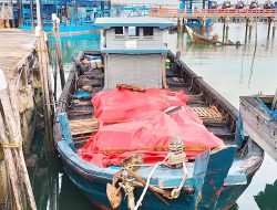 BC Kepri Tangkap Kapal Bermuatan 6 Juta Rokok Ilegal di Selat Singapura