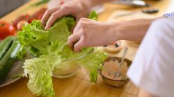 Ilustrasi - ternyata sayuran selada memiliki efek samping bagi kesehatan jika dikonsumsi berlebihan.