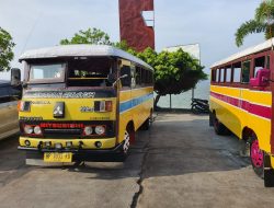 Nostalgia, Keliling Karimun Naik Bus Kayu Jadul
