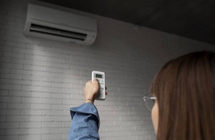 Ilustrasi - terdapat beberapa masalah yang sering terjadi pada Air Conditioner (AC), yang mengakibatkan kurang dingin.