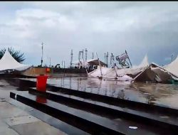 Tenda Kegiatan KPU Tanjungpinang Roboh Diterjang Angin Kencang di Tugu Sirih