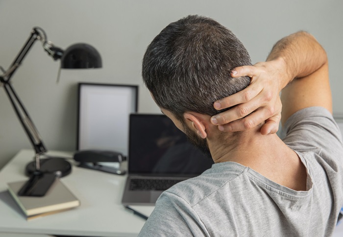 Ilustrasi - sakit kepala bagian belakang sering kali menjadi masalah kesehatan yang mengganggu aktivitas keseharian.