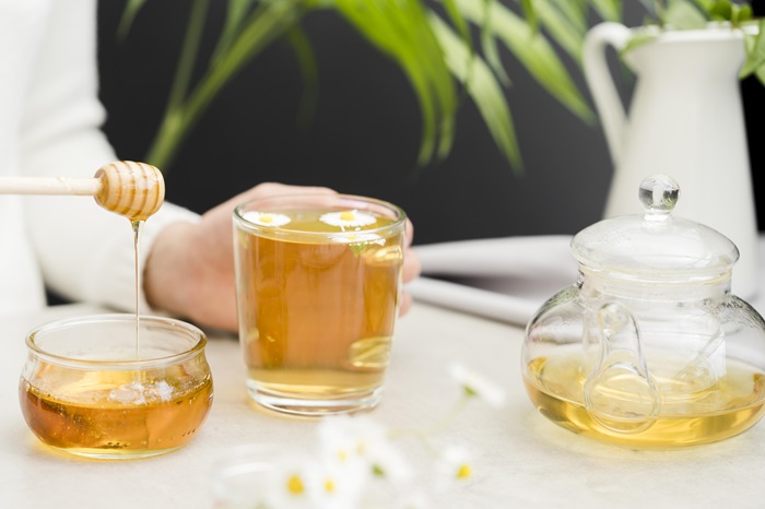 Ilustrasi - minum madu setiap hari memberikan manfaat kesehatan serta merupakan sumber nutrisi yang kaya akan antioksidan.