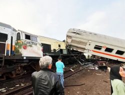 Tiga Orang Tewas Dalam Insiden Tabrakan Kereta Api Turangga-Bandung Raya