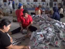 KPU Batam Distribusikan Logistik Pemilu 2024 pada H-7 Pencoblosan