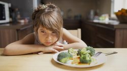 Ilustrasi - cara menghadapi anak susah makan membutuhkan kesabaran dan strategi khusus.