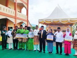 Gubernur Ansar Serahkan 353 e-KTP kepada Pelajar SMA/SMK di Tanjungpinang