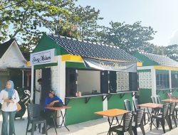 Kawasan Kuliner Anjung Cahaya Tanjungpinang Diresmikan, Pedagang Mulai Berjualan