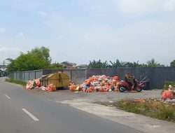 Sampah di Karimun Tak Diangkut 3 Hari, Menumpuk dan Baunya Menyengat