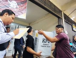 KPU Kota Tanjungpinang Distribusikan Logistik Pemilu 2024 ke 17 Kelurahan
