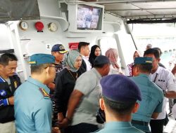 KRI Beladau-643 Angkut Logistik Pemilu ke Pulau Pekajang