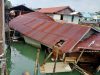 Rumah Warga Mentigi Bintan Ambruk ke Laut