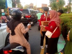 Meriahkan Ramadan, Foridiksi Kampus STISIPOL Raja Haji Tanjungpinang Aksi ‘Takjil on The Road’