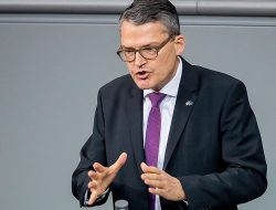 Anggota Parlemen Jerman Serukan Ukraina Serang Kantor Kemhan dan Intelijen Rusia