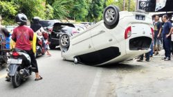 Mobil Agya Terbalik Akibat Kecelakaan Beruntun di Karimun, Diduga Sopir Ngantuk