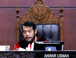 Dua Kali Langgar Etik, Hakim Konstitusi Anwar Usman Diminta Mundur dari MK