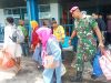 Prajurit Yonmarhanlan IV Batam Bantu Amankan Arus Balik Lebaran di Pelabuhan SBP Tanjungpinang