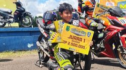 Pembalap Cilik Asal Batam Juara 1 di Kejurnas Motoprix 2024 Region Sumatera Palembang