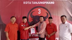 Endri Sanopaka Daftar ke PDIP Sebagai Calon Wakil Wali Kota Tanjungpinang
