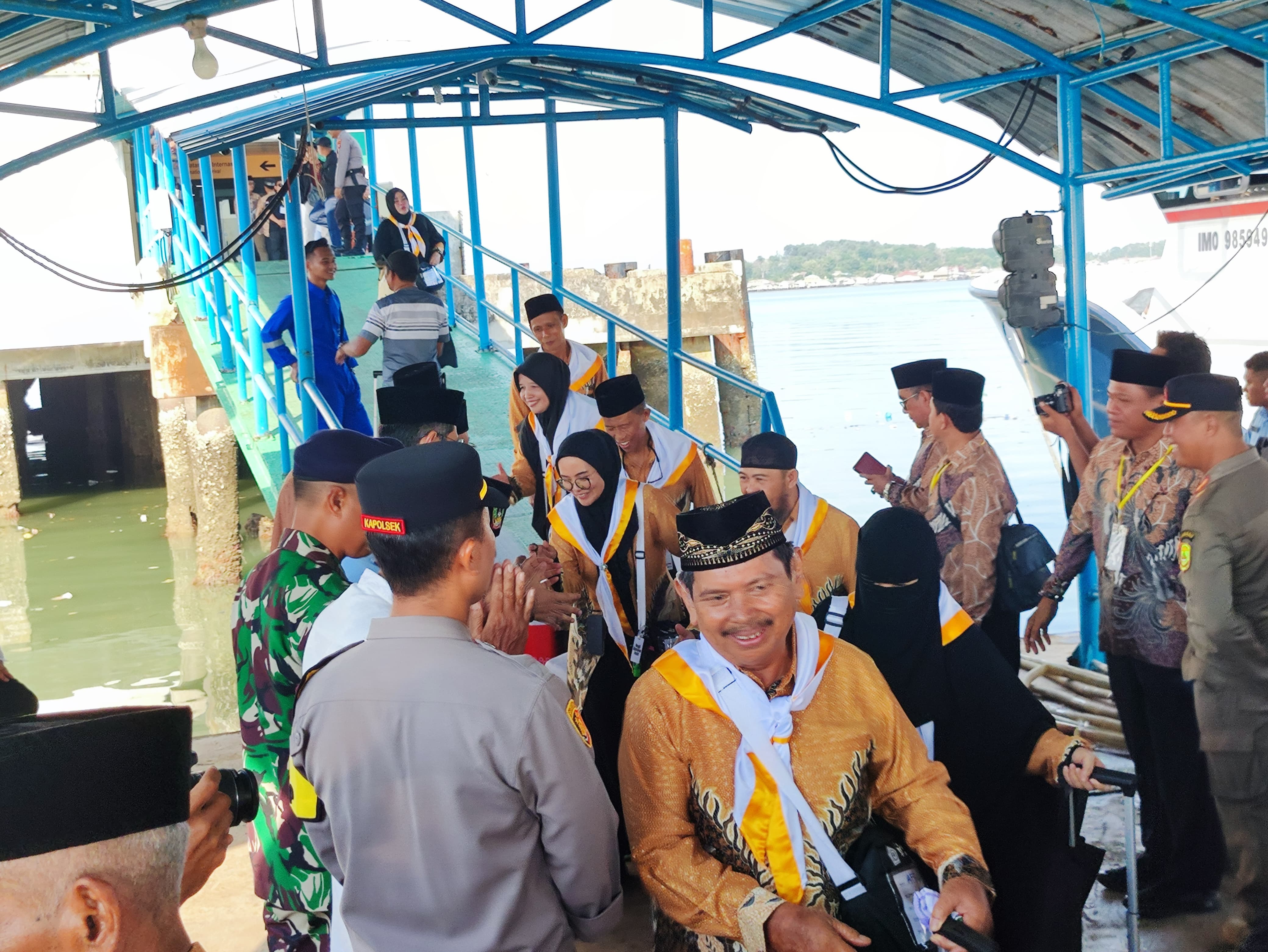 203 Jemaah Calon Haji Asal Tanjungpinang Berangkat ke Embarkasi Batam