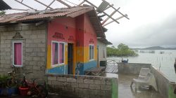 Rumah Warga Kampung Tanjung Talok Bintan Dihantam Angin Puting Beliung