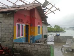 Rumah Warga Kampung Tanjung Talok Bintan Dihantam Angin Puting Beliung