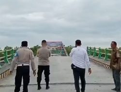 Jembatan Sungai Perumbi di Kepulauan Meranti Ambruk