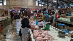 Harga Ayam Tembus Rp48 Ribu Sekilo, Warga Enggan Beli karena Kemahalan