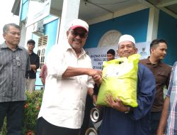 Baznas Salurkan 190 Paket Sembako ke Korban Angin Puting Beliung Karimun